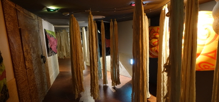 동굴 속은 깜깜해